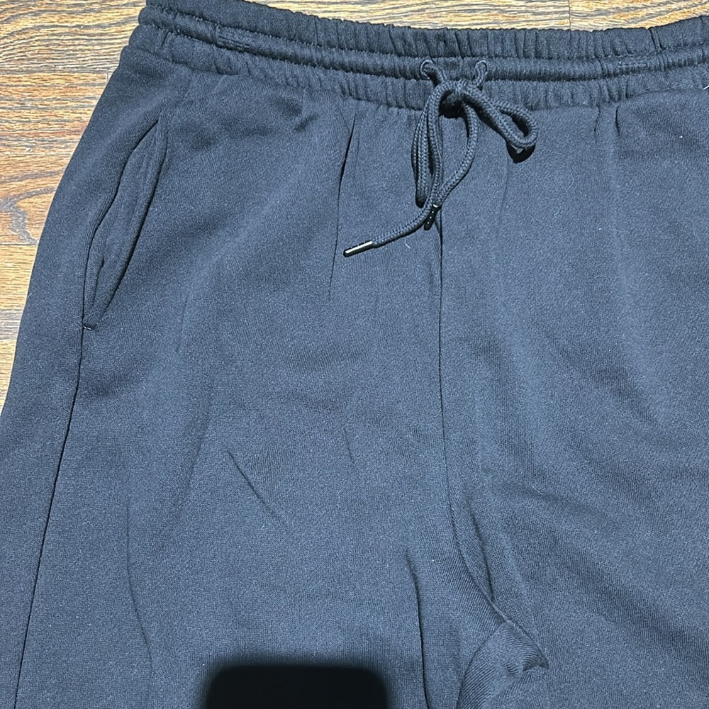 Medium Sweatpants - Picture 3 of 6